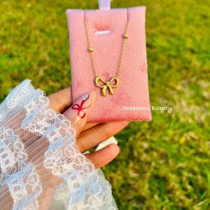 bow necklace