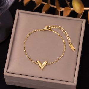 v simple bracelet