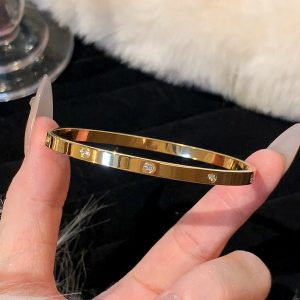 buckle bracelet